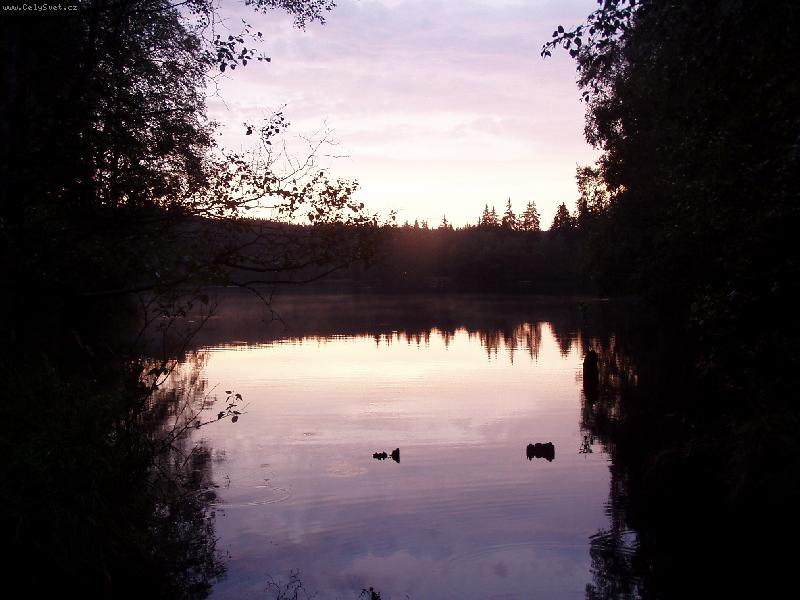 Foto: Barvy podve�era-Fotku jsem zachytil v �ech�ch na Kladsk�.