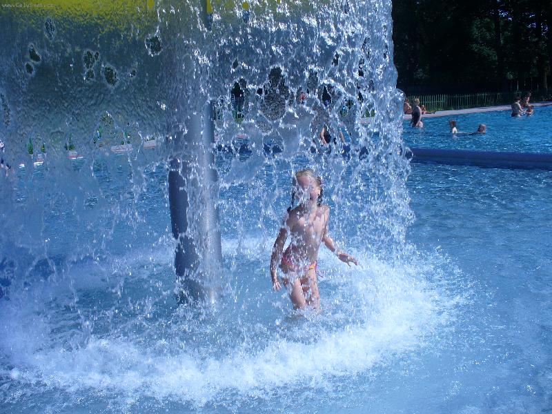 Foto: Domi na koupali�ti-Co dok�e voda...