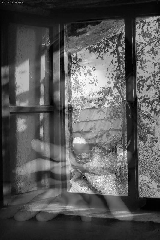 Foto: duchov� p�ich�zej� oknem